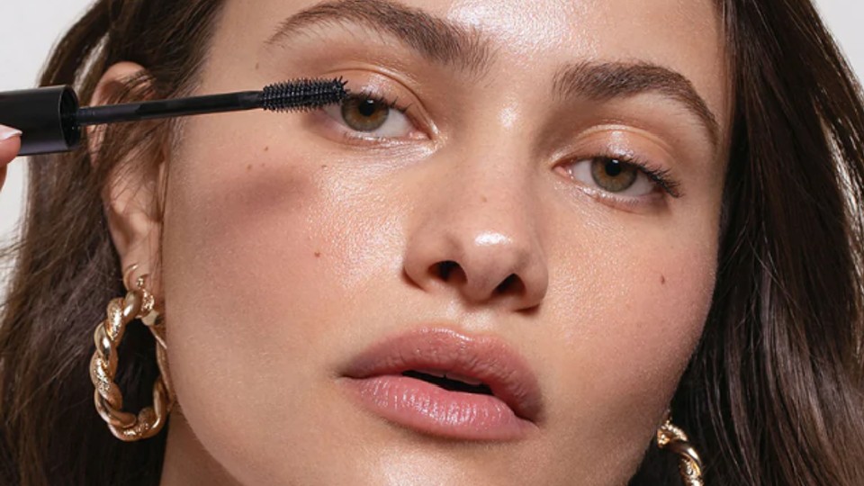 TikTok-Viral Saie Mascara 101: Shoppers Love This Volumizing Makeup